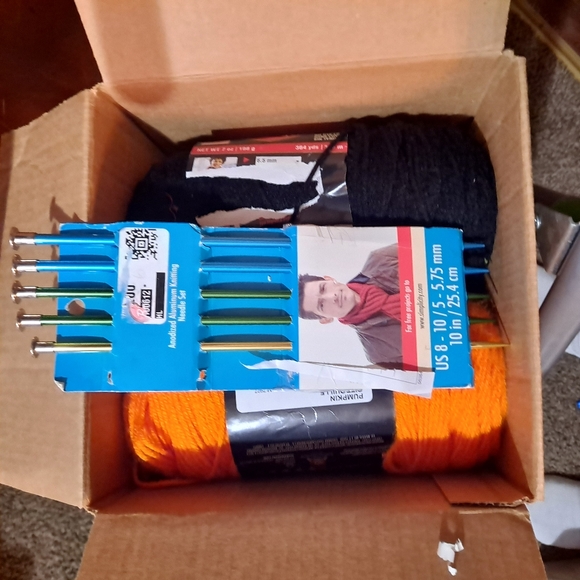 Other - Yarns  and  knitting  needles. Never  used
